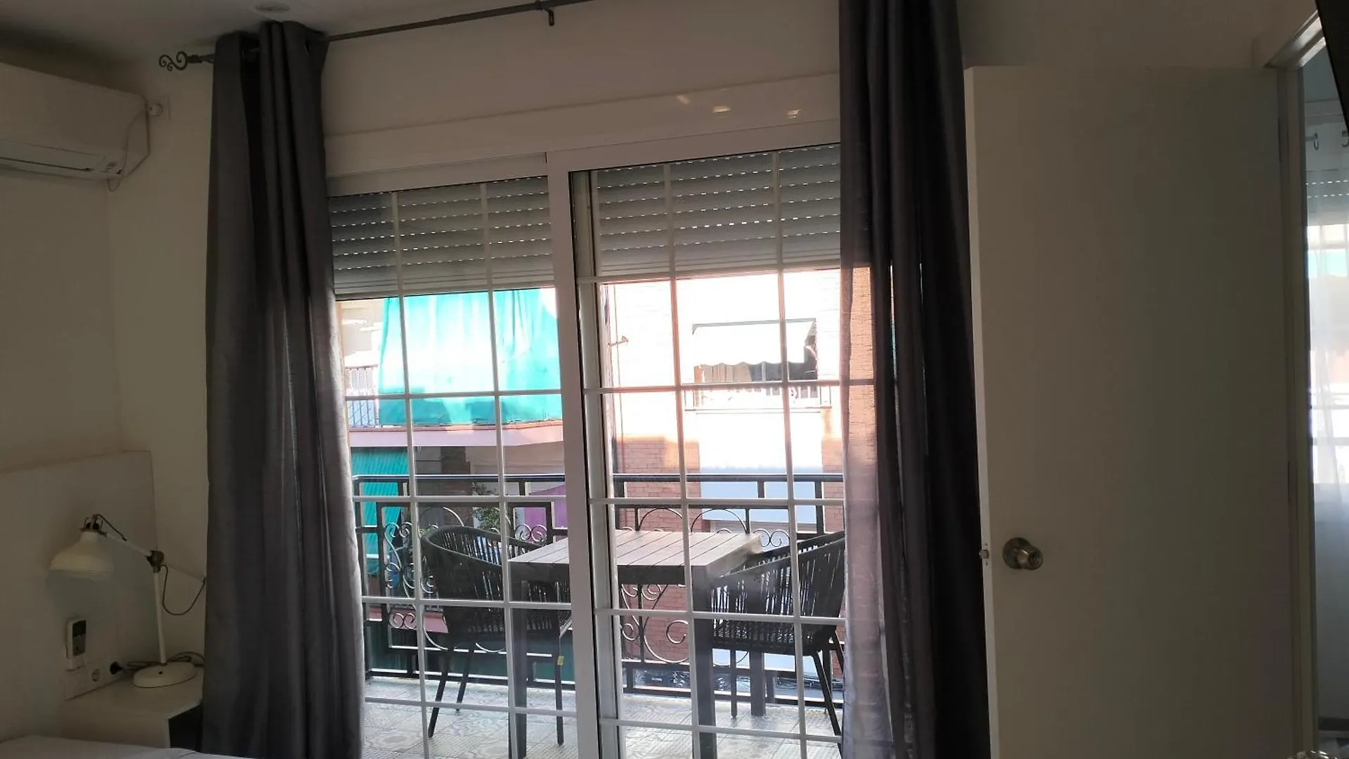 Apartamento Warm Harbor Santa Coloma de Gramenet 0*,